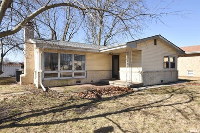 220 Campus View Dr, Lincoln, IL 62656 - photo 2