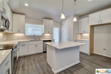 890 Casetta Trail, New Braunfels, TX 78130 - photo 5