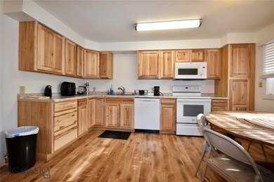 Main unit kitchen & dining