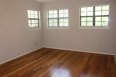 1609 1/2 Driscoll St, Houston, TX 77019 - photo 4