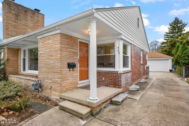 463 Colonial Ct, Grosse Pointe Farms, MI 48236 - photo 2