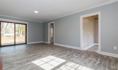 11 Jennifer Rd, Schenectady, NY 12302 - photo 3