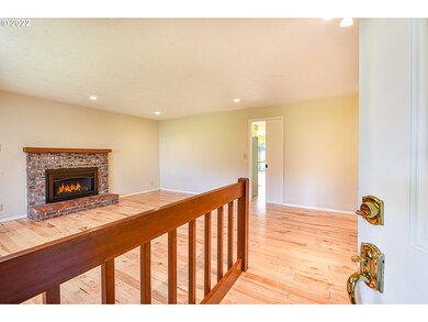 1715 Russet Dr, Eugene, OR 97401 - photo 5