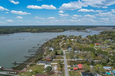 1223 Riverview-3