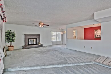 FAMILY RM OPEN TO DINING RM