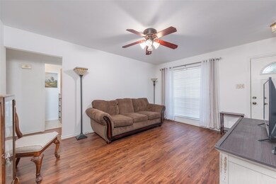 53 Stonegate Dr, Bedford, TX 76022 - photo 5