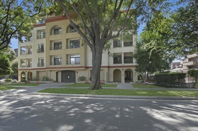 742 Locust St unit 402, Pasadena, CA 91101 - photo 2