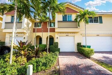 4652 Horseshoe Cir, Davie, FL 33328 - photo 3