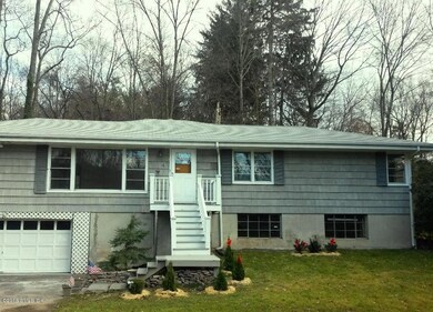 4 Apple Tree Ln, Riverside, CT 06878 - photo 2
