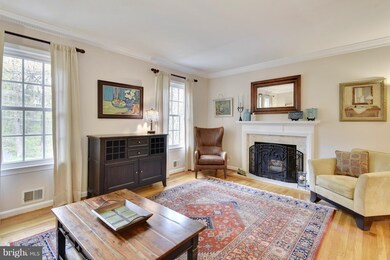 3542 Hamlet Place, Chevy Chase, MD 20815 - photo 4