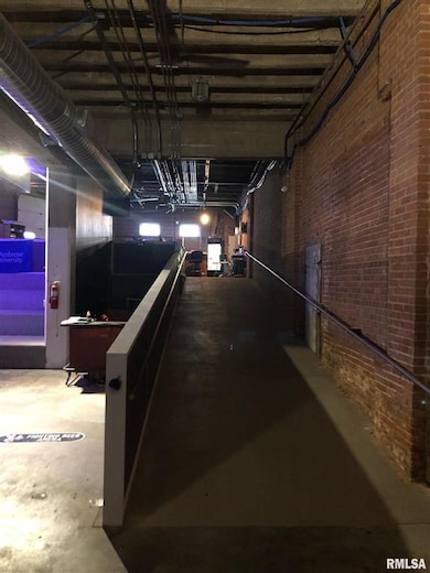 320 E 2nd St, Davenport, IA 52801 - photo 4