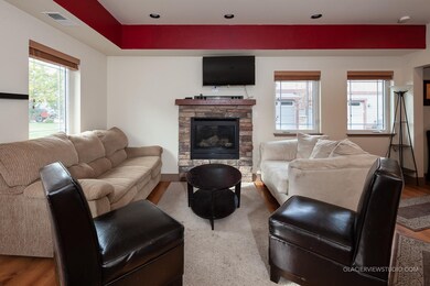 Living Room w/ Gas Fireplace