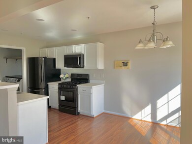 8001 Coachcrest Ct, Manassas, VA 20109 - photo 4