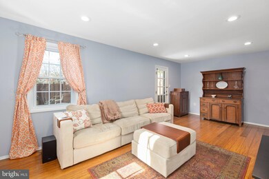 9632 Lindenbrook St, Fairfax, VA 22031 - photo 5