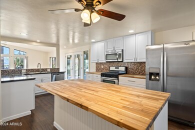 09-Kitchen