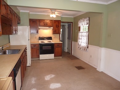 93 S Woodland Dr, Milford, CT 06460 - photo 4