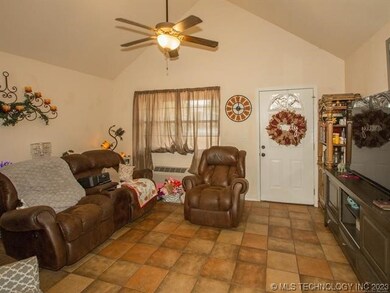 1127 E Moman Ave, Sapulpa, OK 74066 - photo 3