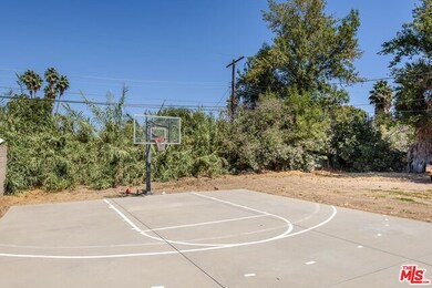 19641 Lanark St, Reseda, CA 91335 - photo 2