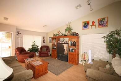 FORMAL LIVING & DINING