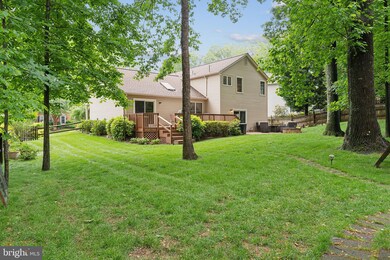 6554 Gladeview Ct, Burke, VA 22015 - photo 4