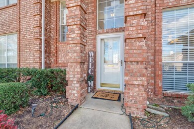 2713 Crystal Glenn Cir, Hurst, TX 76054 - photo 4