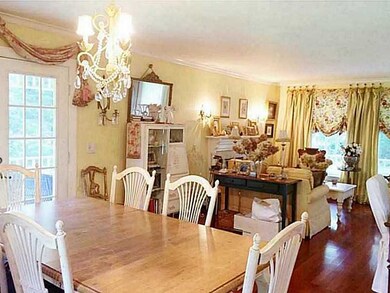138 Lincoln Ave, Barrington, RI 02806 - photo 4