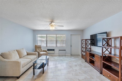 518 Durham R, Deerfield Beach, FL 33442 - photo 2
