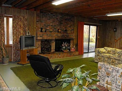 5602 Fallingbrooks Dr, Greensboro, NC 27407 - photo 6