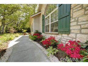 Perennial lined path