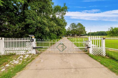 1981 Cr 211, Gainesville, TX 76240 - photo 2