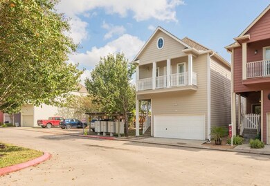 3310 Garden Crest Ln, Houston, TX 77018 - photo 2