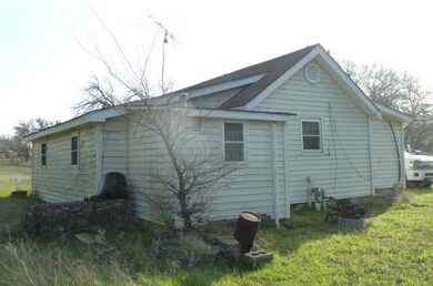 361 Uz Rd N, Forestburg, TX 76239 - photo 7