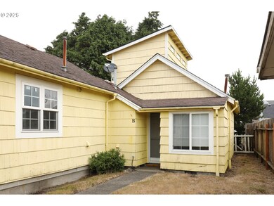 310 15th Ave, Seaside, OR 97138 - photo 2