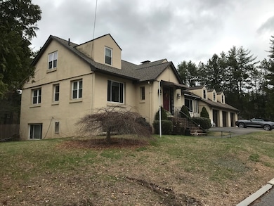 17 Skyridge Ln, Springfield, MA 01128 - photo 2