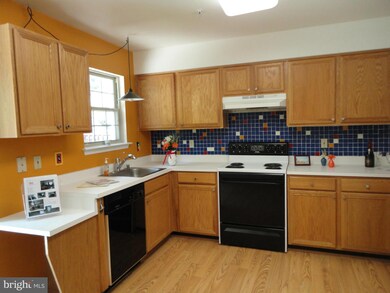 9805 Sherwood Farm Rd, Owings Mills, MD 21117 - photo 3