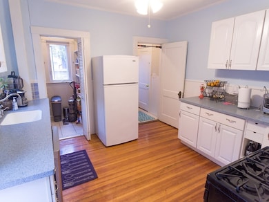 68-70 Everett St unit 68, Arlington, MA 02474 - photo 4