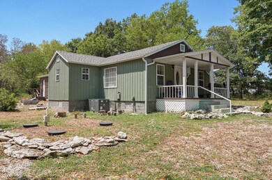 6189 N State Highway H-1