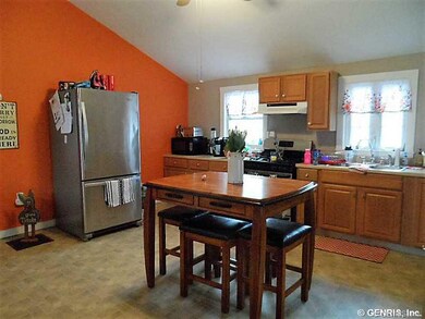 Kitchen. Ample Cupboards