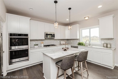 Gorgeous Kitchen W/42