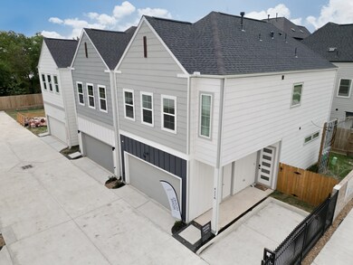 412 E Neyland St unit C, Houston, TX 77022 - photo 3