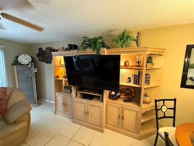 390 301 Blvd W unit 2C, Bradenton, FL 34205 - photo 3