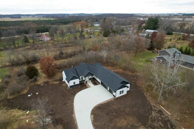 5611 N Vista Ln, Janesville, WI 53548 - photo 6