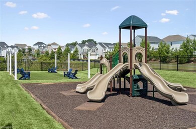 4519 Hanes Lake Dr, Winston-Salem, NC 27106 - photo 6