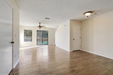 10717 Academy Park Dr, Jacksonville, FL 32218 - photo 6