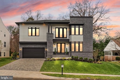 6539 Fairlawn Dr, McLean, VA 22101 - photo 2