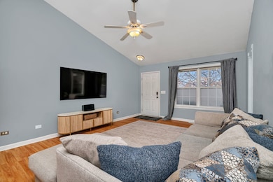 1605 Heritage Pointe Ct, Plainfield, IL 60586 - photo 3