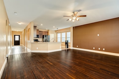 2065 Lepper St, Alvin, TX 77511 - photo 5