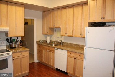 11557 Rolling Green Ct unit 200, Reston, VA 20191 - photo 2