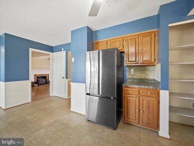 378 Prides Crossing, Shenandoah Junction, WV 25442 - photo 6