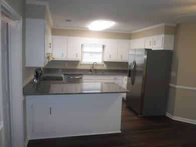 10x11 Kitchen with new granite counter t